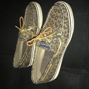Sperry boat shoe animal print size 8